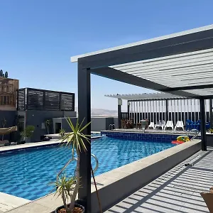 Mass Paradise עקבה